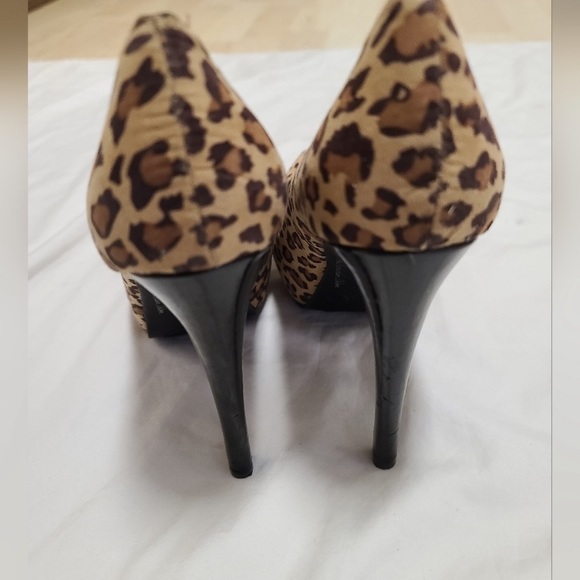 Leopard print platform heels size 9.5 - Picture 9 of 10